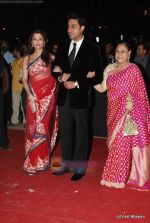 Aishwarya Rai, Abhishek Bachchan, Jaya Bachchan at Star Screen Awards red carpet on 9th Jan 2010 